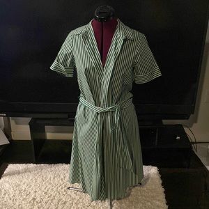 🍄 3/$15 Green button-down striped dress, like-new, size M